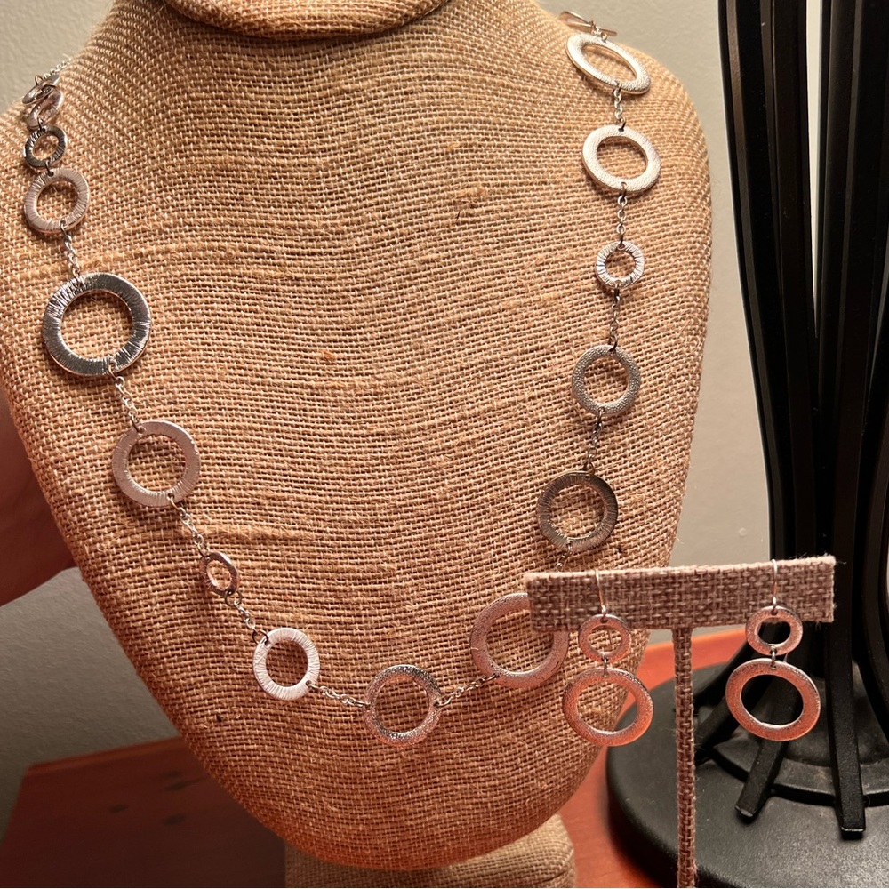 Elegant Silver Circle Necklace and Earring Set